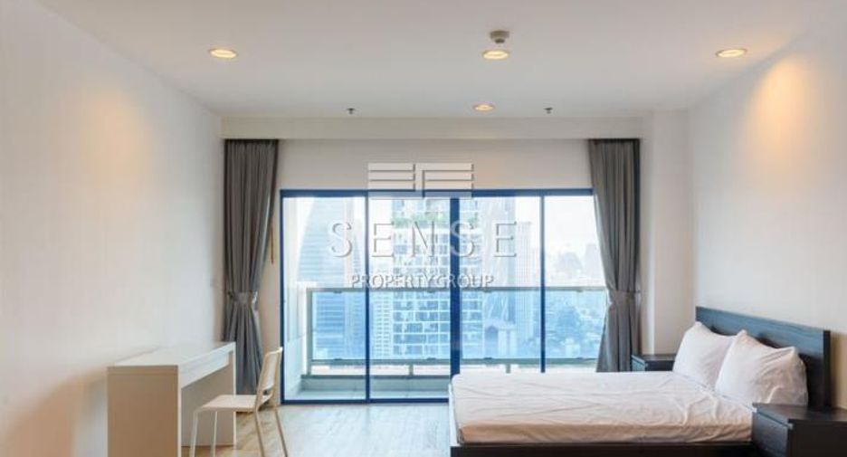 For rent 3 bedrooms condo in Pathum Wan, Bangkok