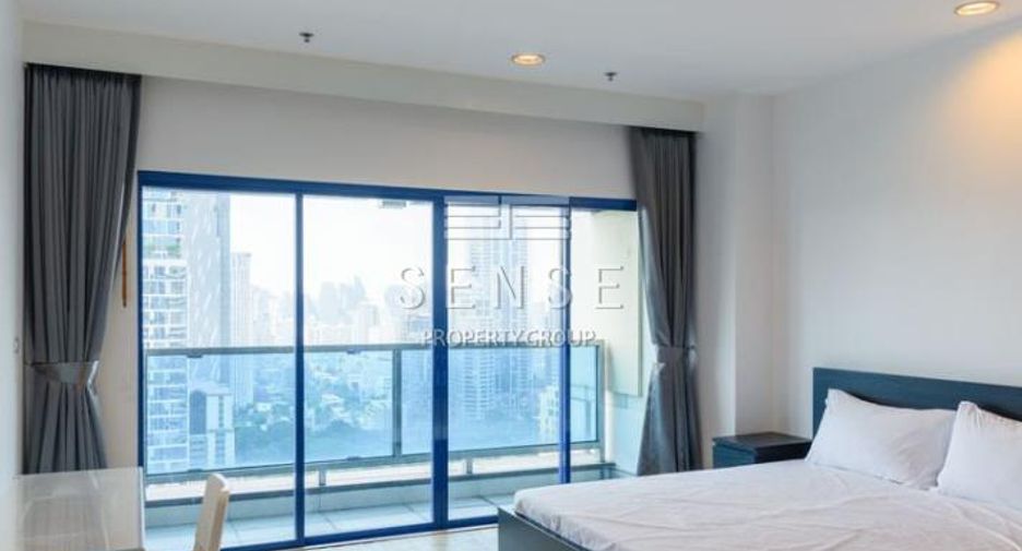 For rent 3 bedrooms condo in Pathum Wan, Bangkok