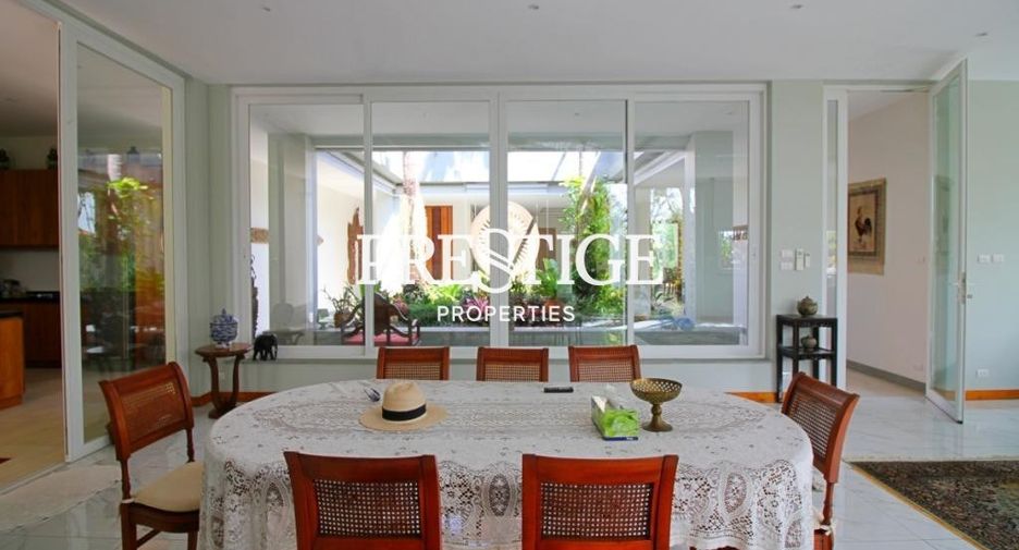 Casa en alquiler y en venta de 4 habitaciones en Sattahip, Chonburi