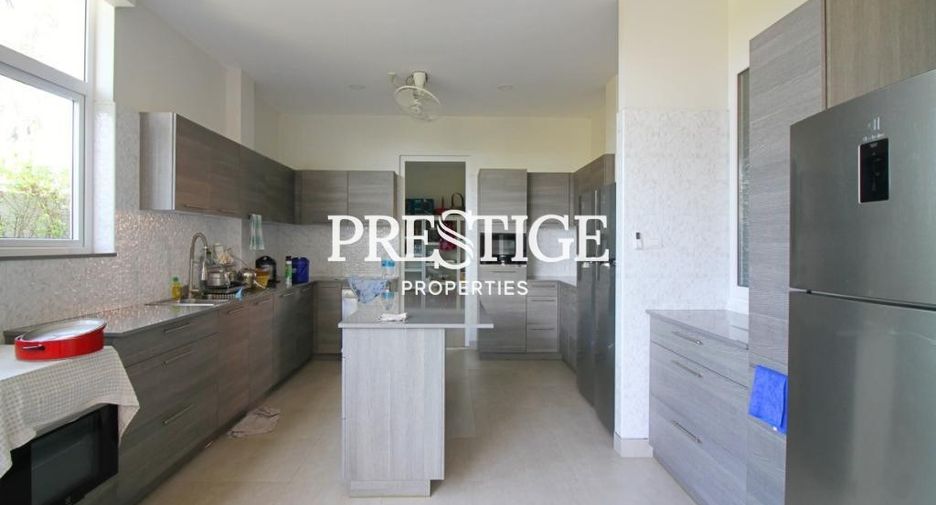 Casa en alquiler y en venta de 4 habitaciones en Sattahip, Chonburi