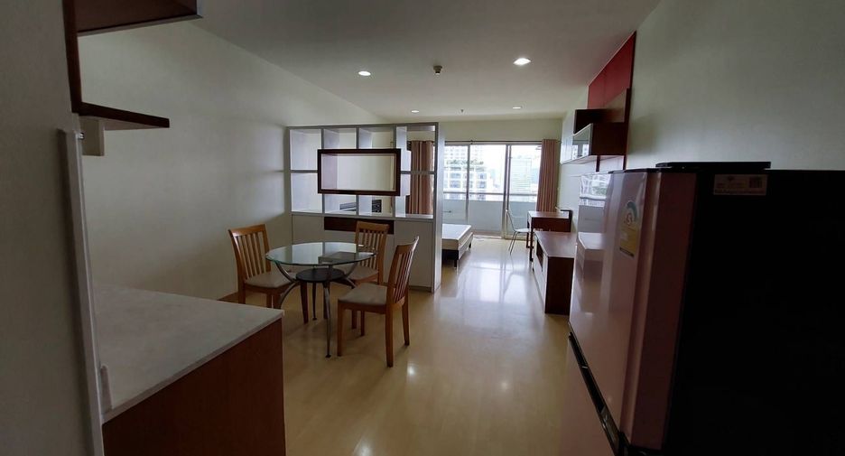 For sale studio condo in Pathum Wan, Bangkok