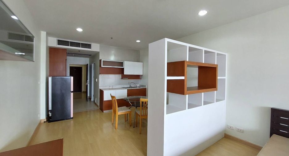 For sale studio condo in Pathum Wan, Bangkok