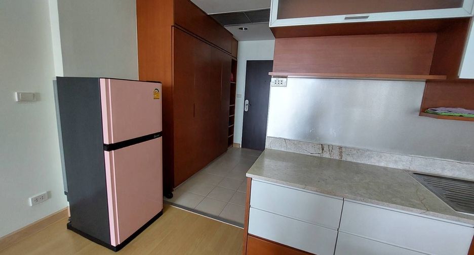 For sale studio condo in Pathum Wan, Bangkok