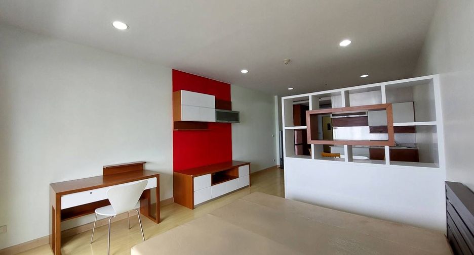 For sale studio condo in Pathum Wan, Bangkok