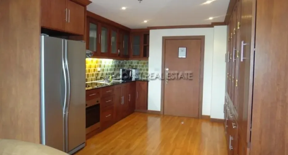 For sale 2 ベッドルーム condo in Bang Lamung, Chonburi