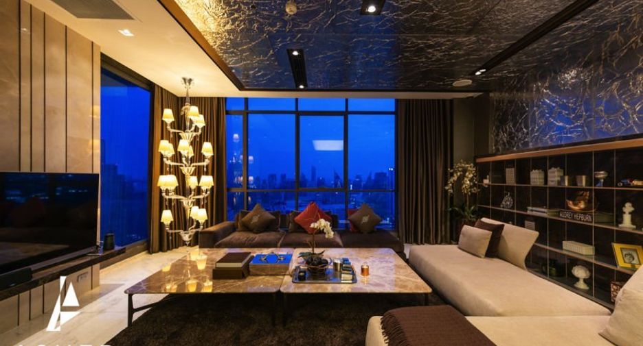 For sale 3 ベッドルーム condo in Khlong Toei, Bangkok