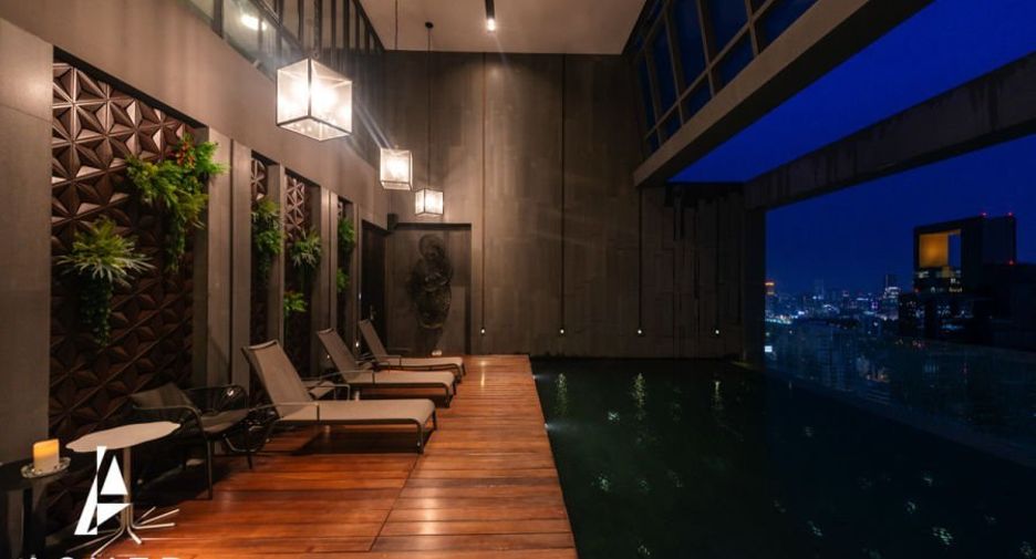 For sale 3 ベッドルーム condo in Khlong Toei, Bangkok