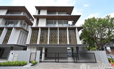 For sale 4 bed villa in Huai Khwang, Bangkok