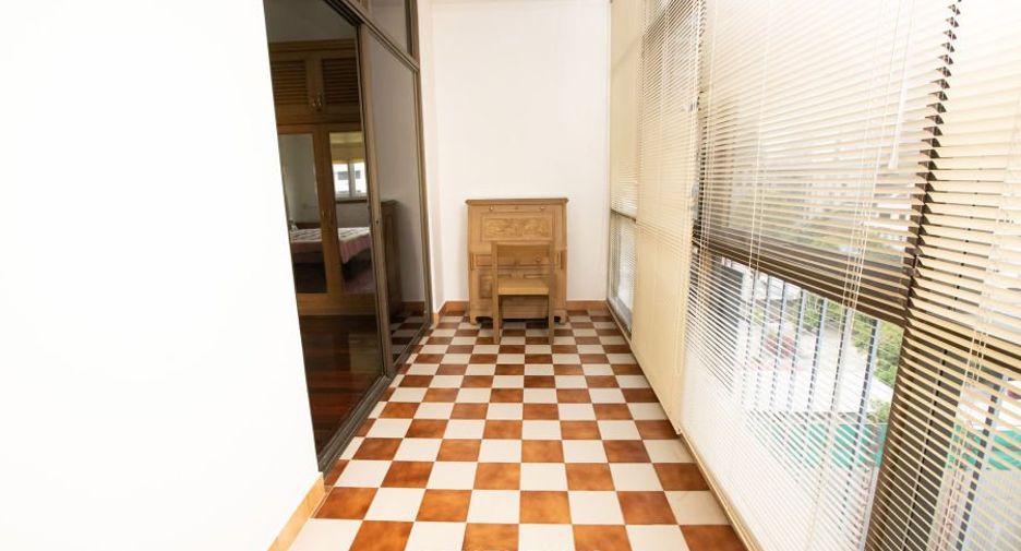 For rent 3 bedrooms apartment in Pathum Wan, Bangkok