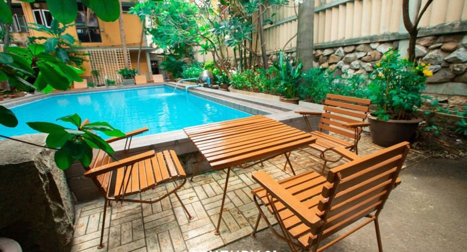 For rent 3 bedrooms apartment in Pathum Wan, Bangkok