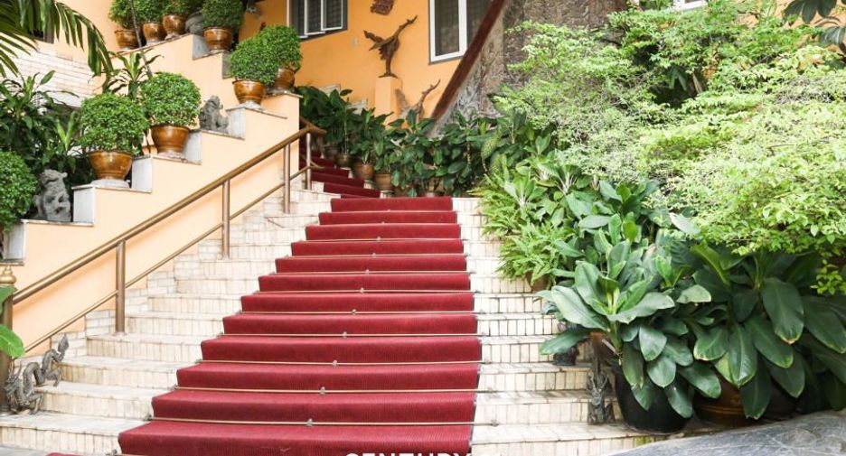 For rent 3 bedrooms apartment in Pathum Wan, Bangkok