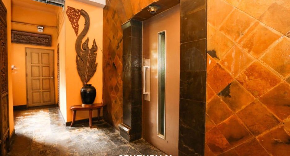 For rent 3 bedrooms apartment in Pathum Wan, Bangkok