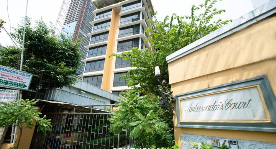 For rent 3 bedrooms apartment in Pathum Wan, Bangkok