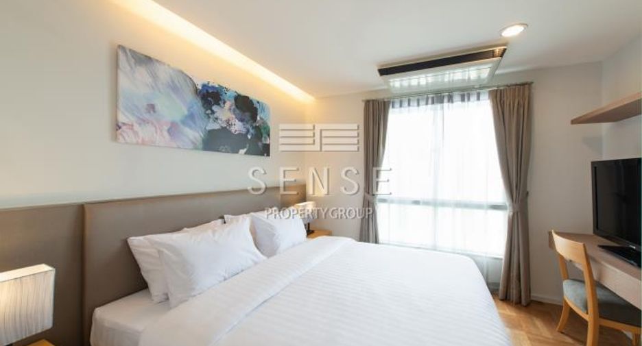 For rent 3 bedrooms condo in Yan Nawa, Bangkok