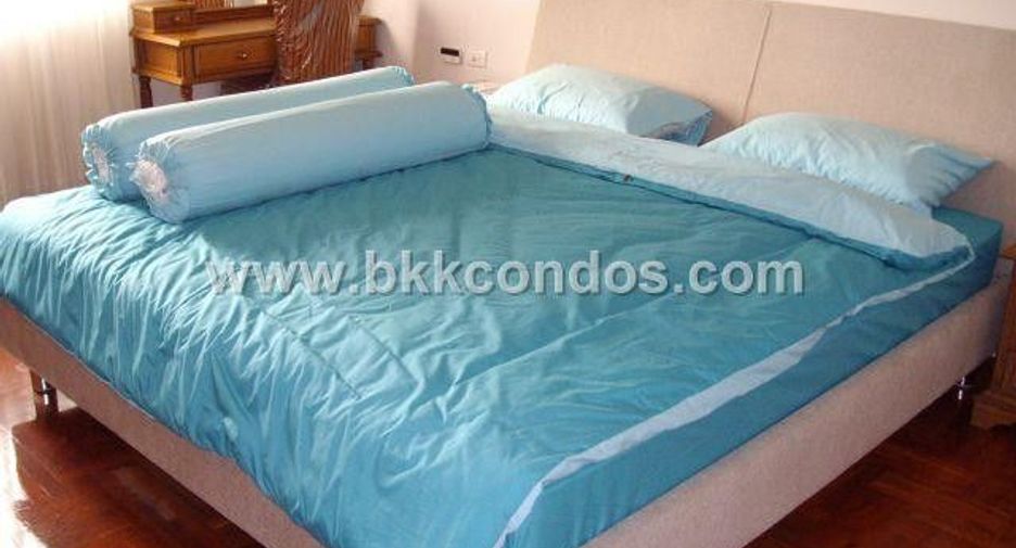 For rent 3 bed condo in Watthana, Bangkok