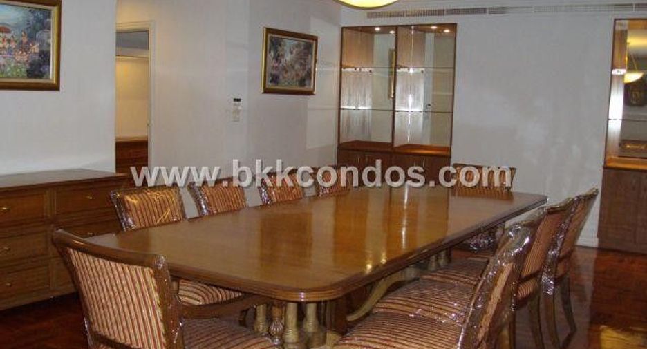 For rent 3 bed condo in Watthana, Bangkok