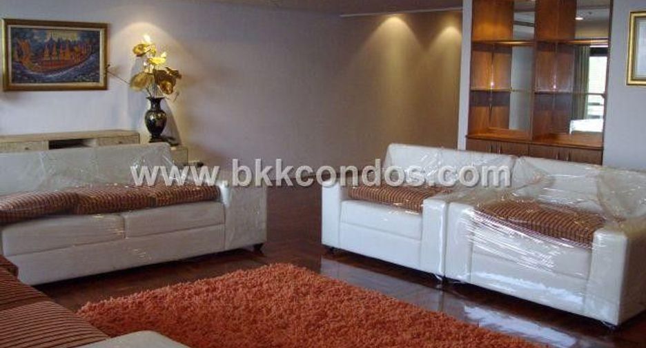 For rent 3 bed condo in Watthana, Bangkok