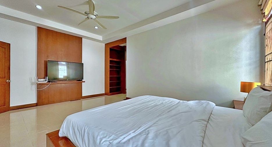 For rent 3 Beds villa in East Pattaya, Pattaya