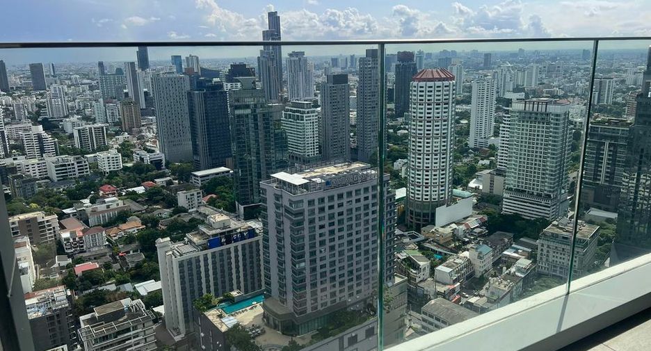 For rent 2 bed condo in Khlong Toei, Bangkok