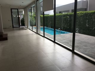 For rent 4 Beds house in Khlong Toei, Bangkok