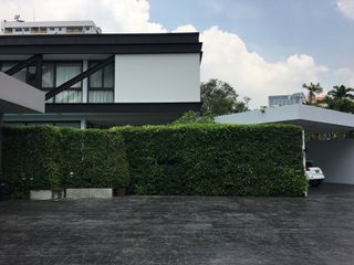 For rent 4 Beds house in Khlong Toei, Bangkok