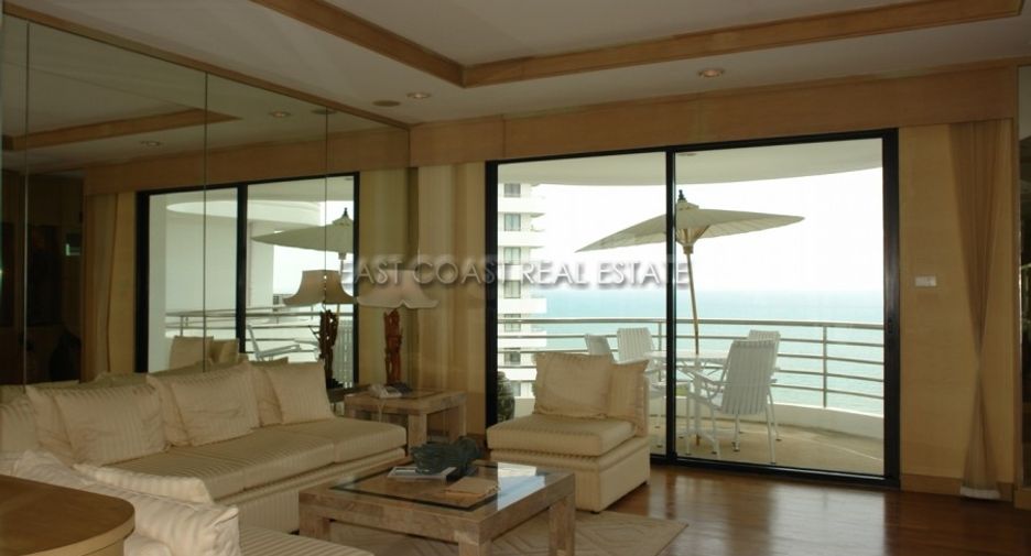For rent 3 bedrooms condo in Bang Lamung, Chonburi