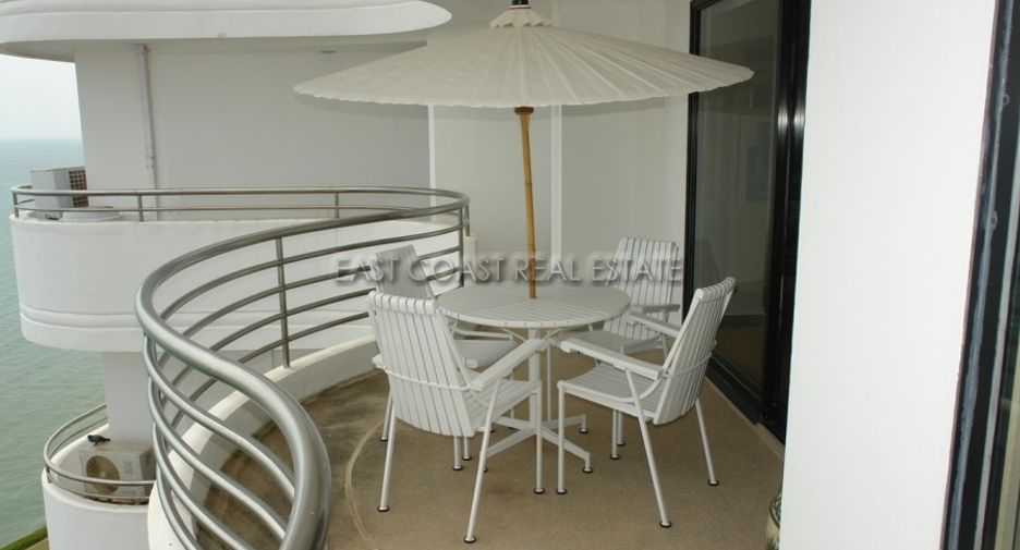 For rent 3 bedrooms condo in Bang Lamung, Chonburi