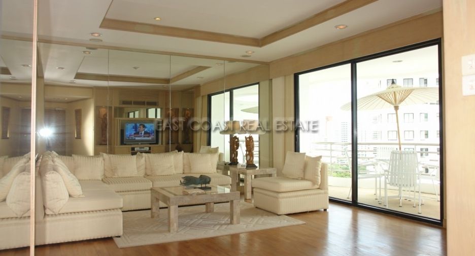 For rent 3 bedrooms condo in Bang Lamung, Chonburi