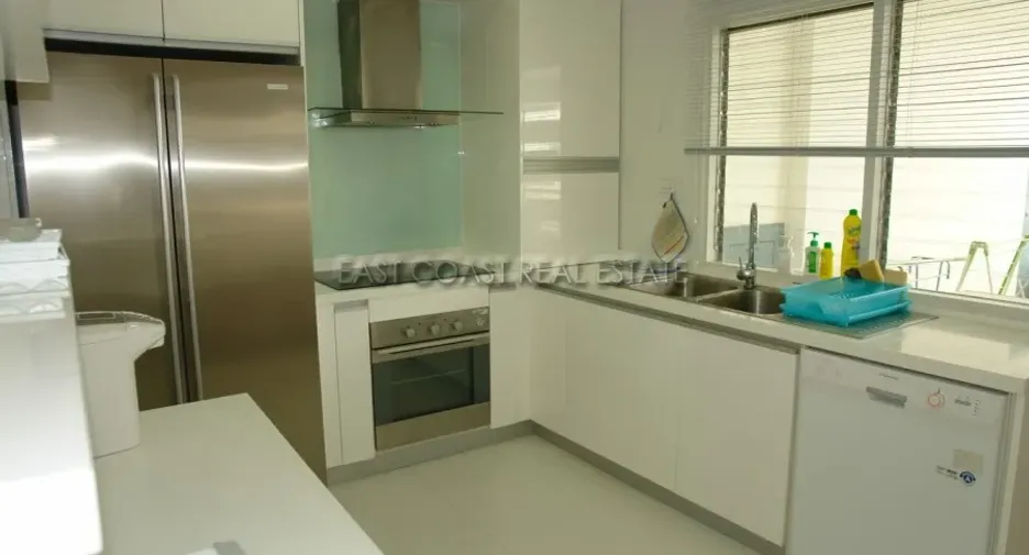 For rent 3 bedrooms condo in Bang Lamung, Chonburi
