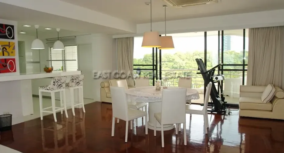 For rent 3 bedrooms condo in Bang Lamung, Chonburi