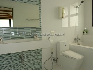 For rent 3 bed condo in Bang Lamung, Chonburi