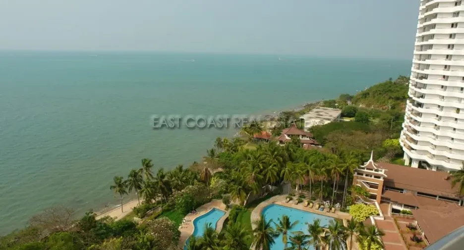 For rent 3 bedrooms condo in Bang Lamung, Chonburi