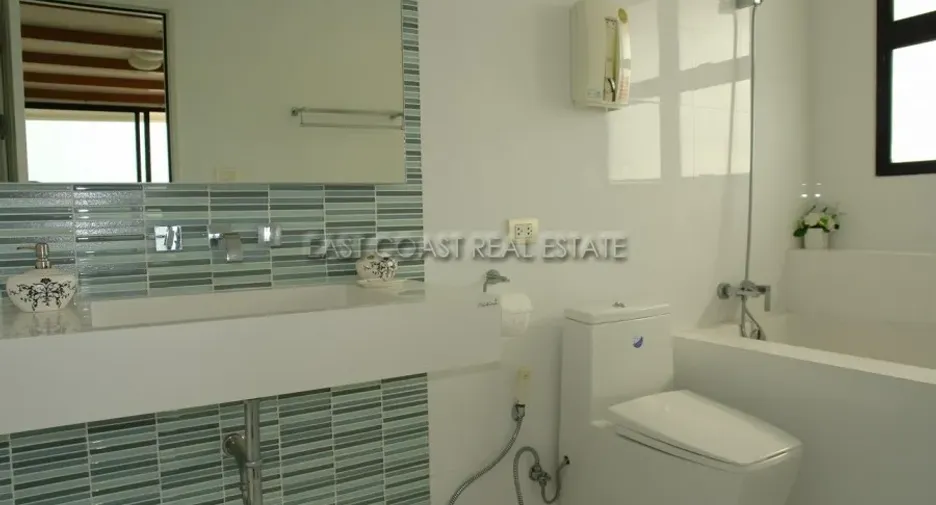 For rent 3 bedrooms condo in Bang Lamung, Chonburi