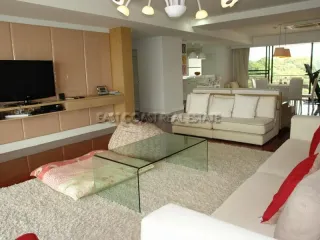 For rent 3 bedrooms condo in Bang Lamung, Chonburi