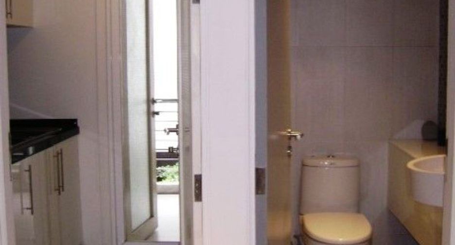 For rent 3 bed condo in Watthana, Bangkok
