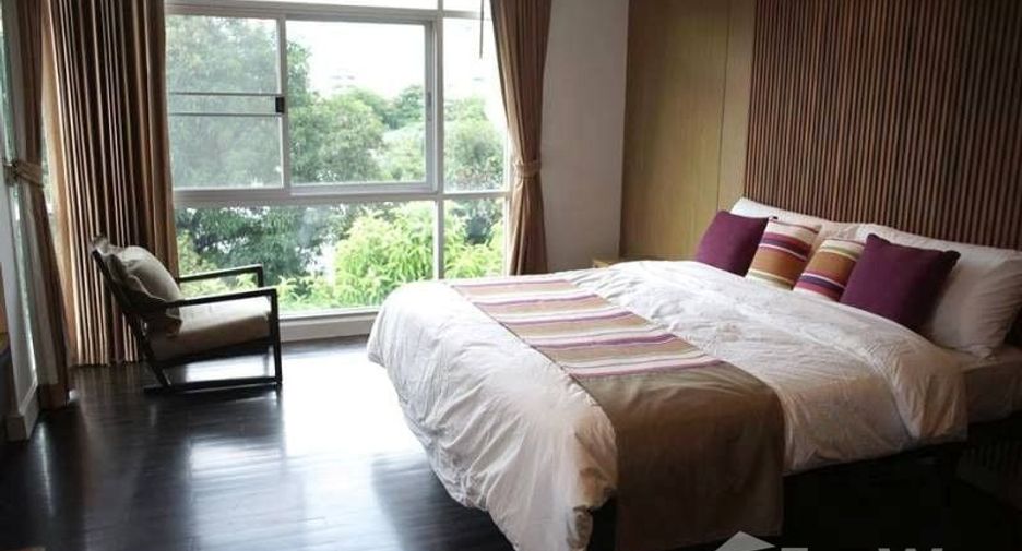 For rent 3 bed condo in Watthana, Bangkok