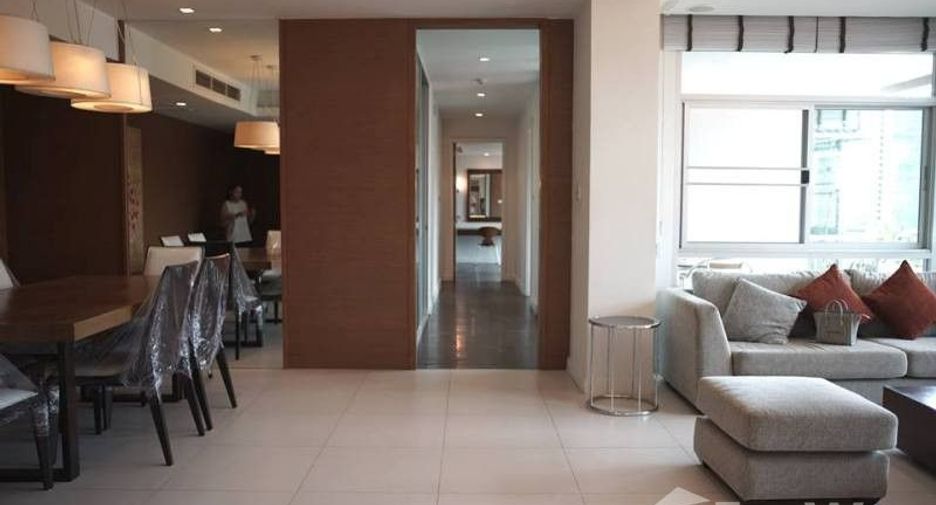 For rent 3 bed condo in Watthana, Bangkok