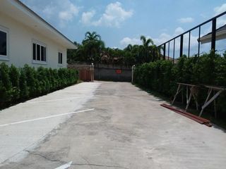 For rent and for sale 10 bed villa in Sattahip, Chonburi