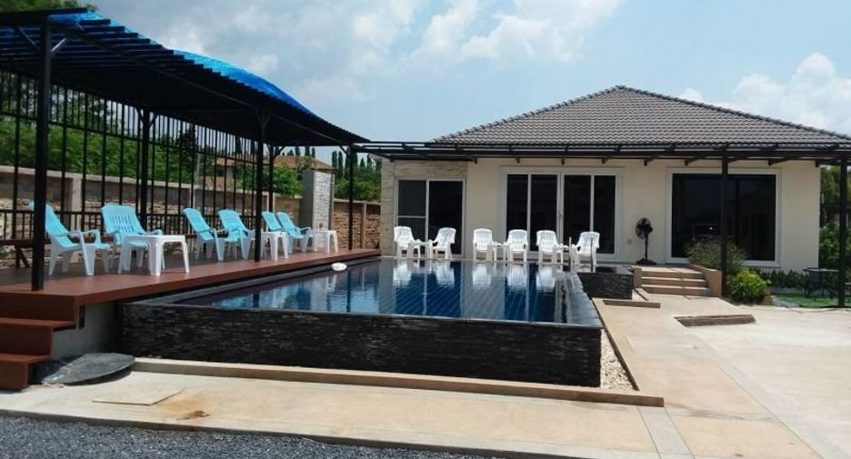À louer et à vendre 10 chambres villa à Sattahip, Chonburi