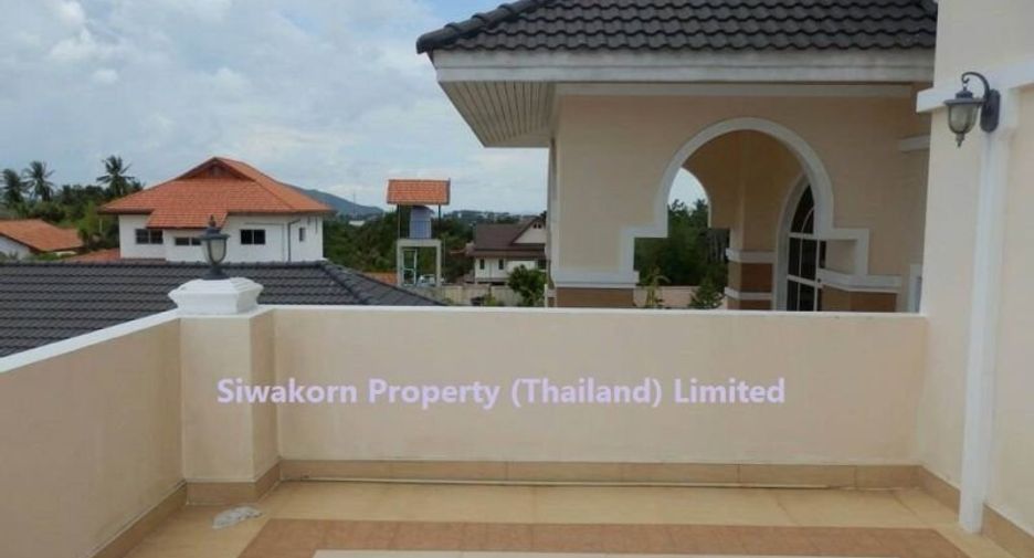 À louer et à vendre 10 chambres villa à Sattahip, Chonburi