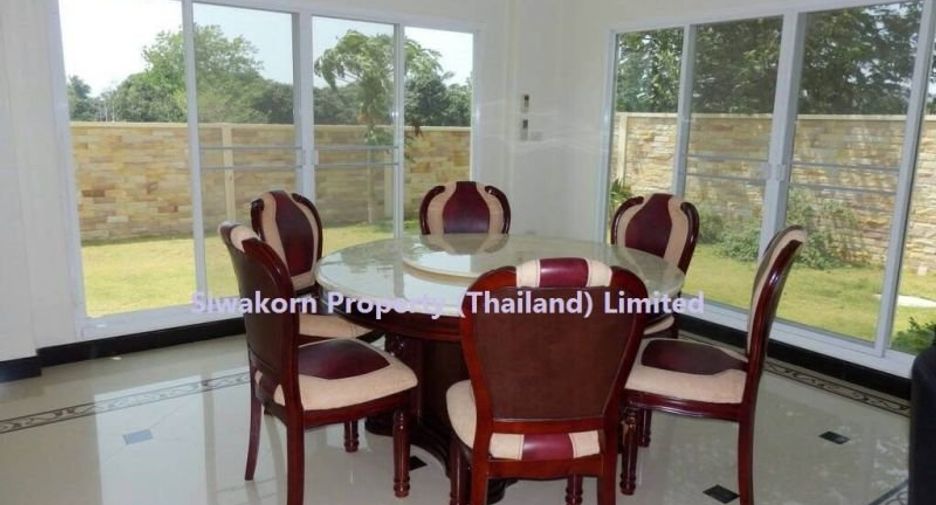 À louer et à vendre 10 chambres villa à Sattahip, Chonburi
