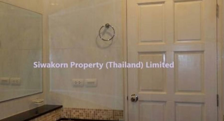 À louer et à vendre 10 chambres villa à Sattahip, Chonburi