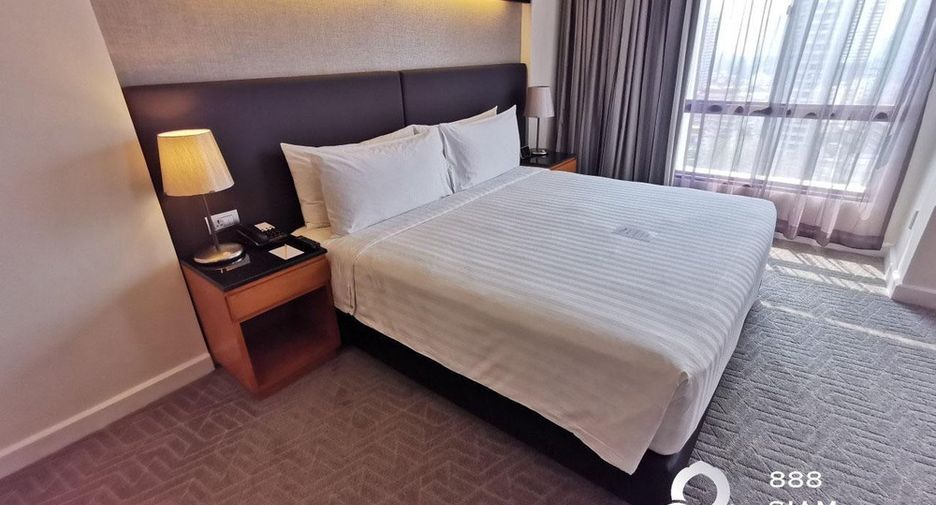 For rent 1 bed condo in Yan Nawa, Bangkok