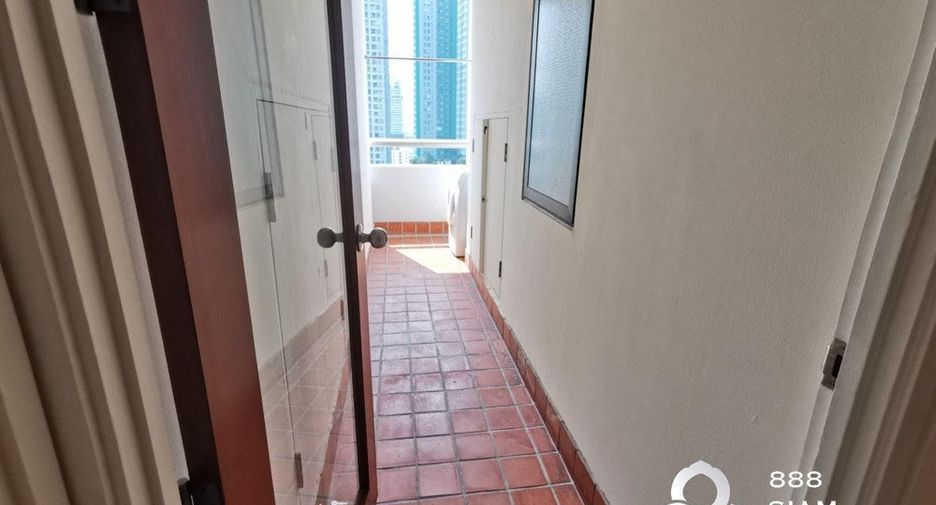 For rent 1 bed condo in Yan Nawa, Bangkok