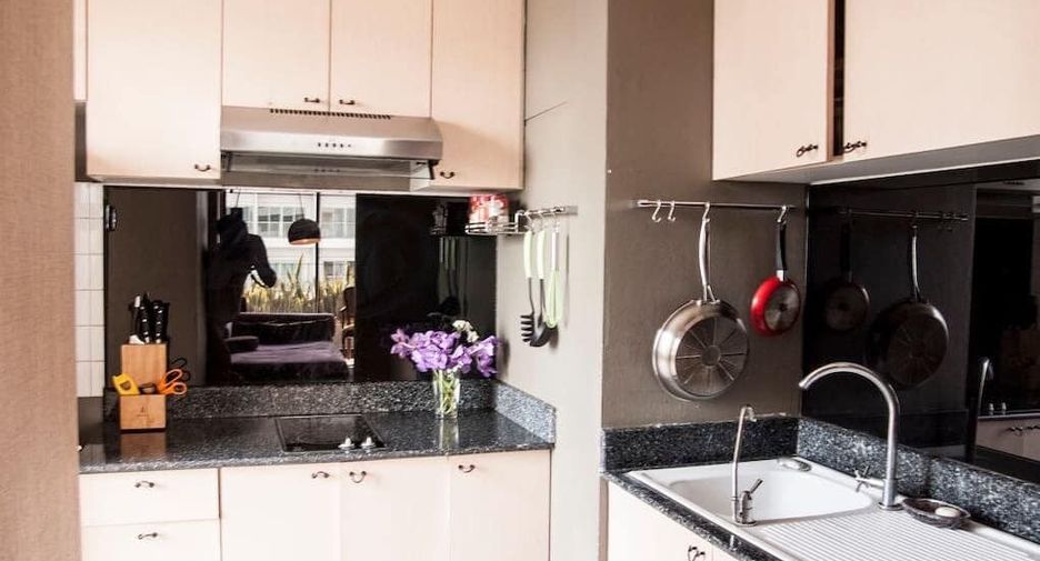For rent 1 bed condo in Watthana, Bangkok