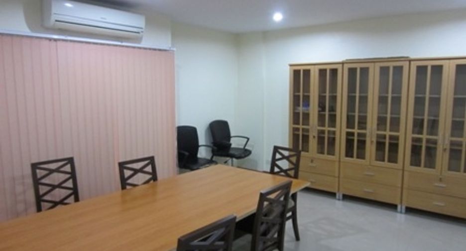 For sale そして for rent 4 Beds office in Wang Thonglang, Bangkok
