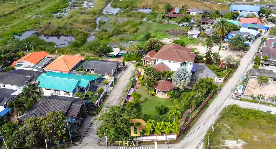 For sale 4 bedrooms villa in Cha Am, Phetchaburi