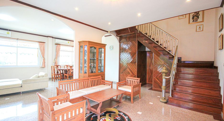 For sale 4 bedrooms villa in Cha Am, Phetchaburi