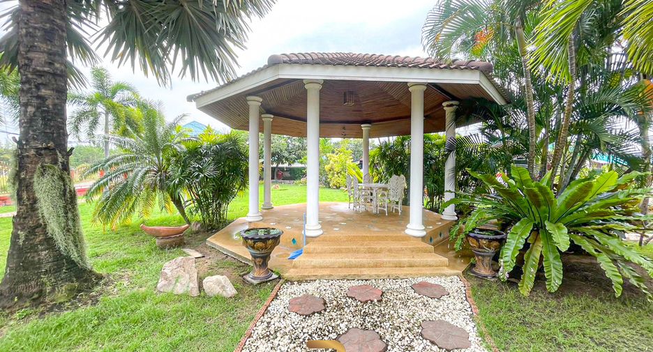 For sale 4 bedrooms villa in Cha Am, Phetchaburi