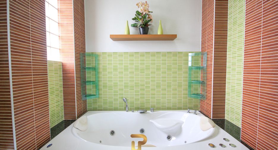 For sale 4 bedrooms villa in Cha Am, Phetchaburi